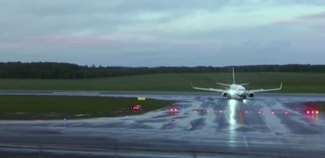 Остра реакция от западните държави след като пътнически самолет изпълняващ